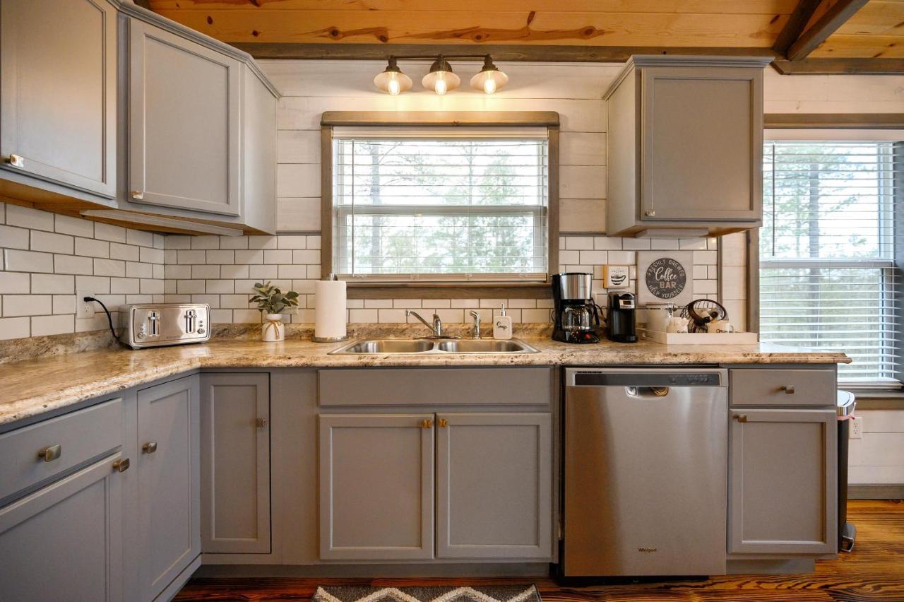 Convenient Romantic Hot Tub Bbq 3-Night Special! Broken Bow Exterior foto