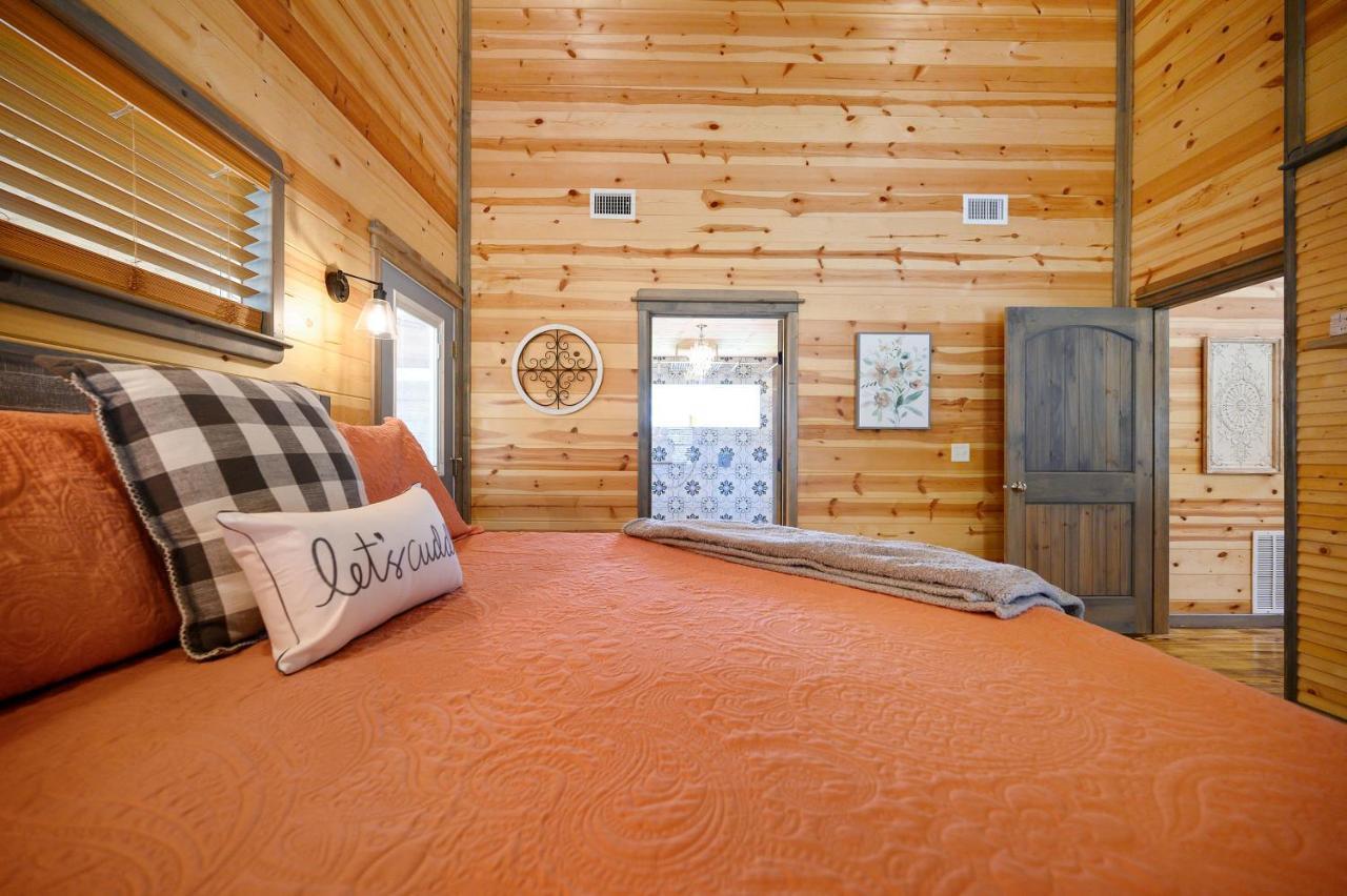 Convenient Romantic Hot Tub Bbq 3-Night Special! Broken Bow Exterior foto