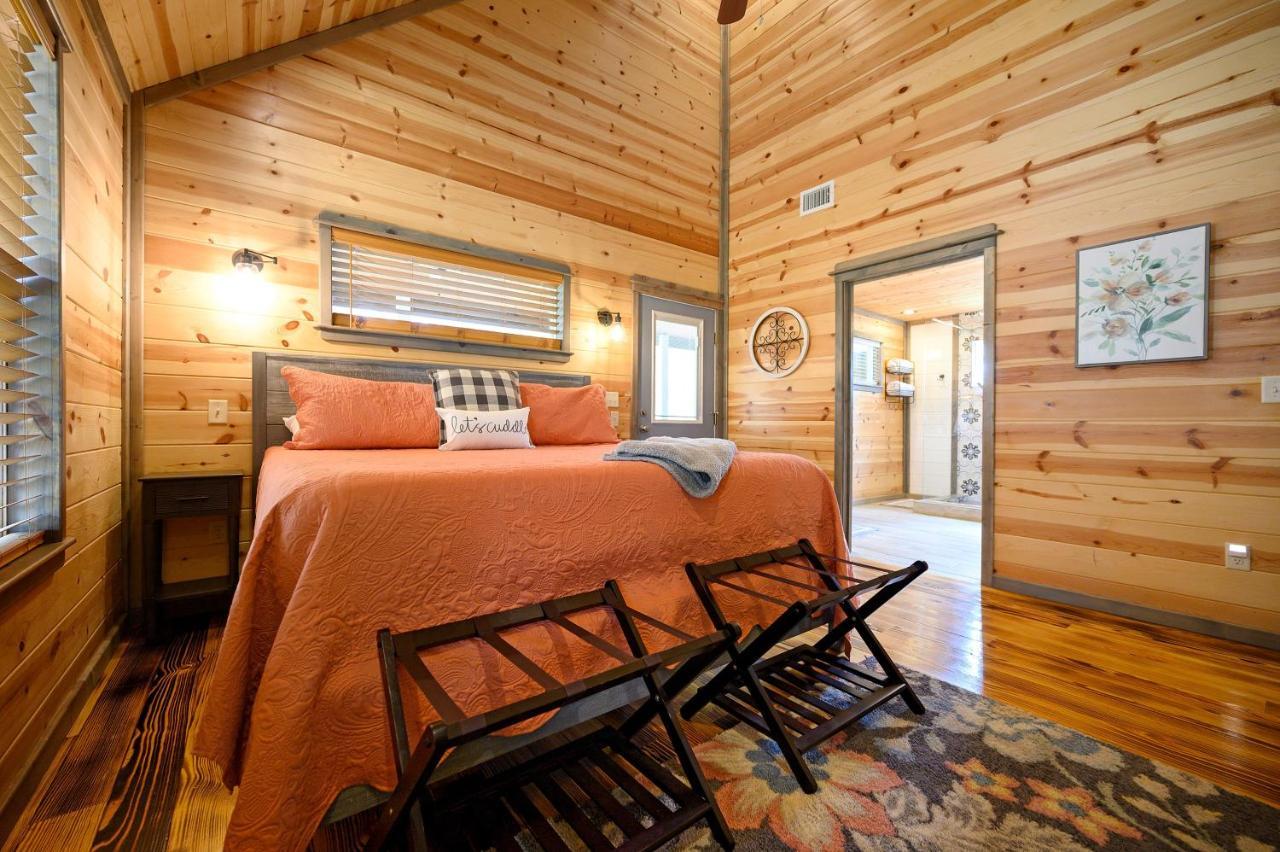 Convenient Romantic Hot Tub Bbq 3-Night Special! Broken Bow Exterior foto
