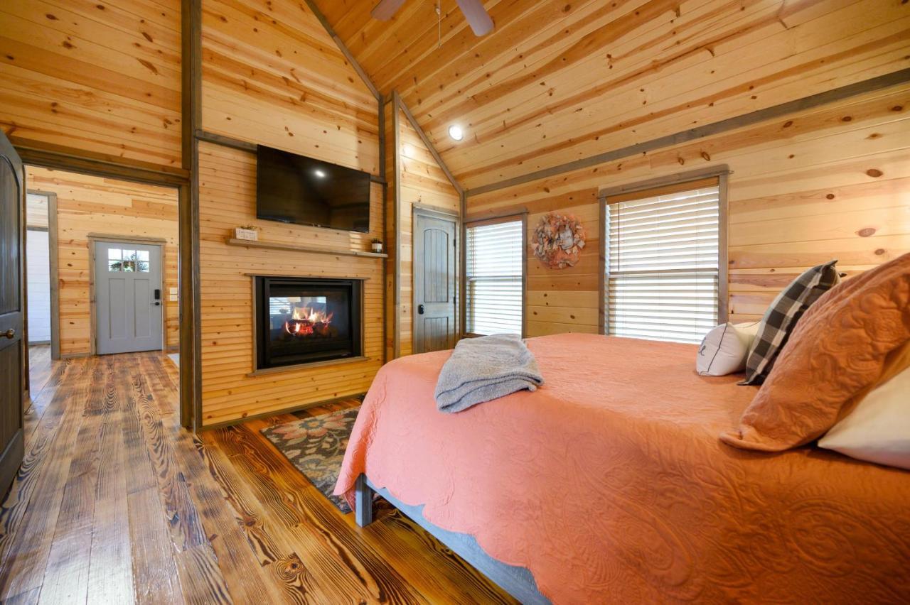 Convenient Romantic Hot Tub Bbq 3-Night Special! Broken Bow Exterior foto